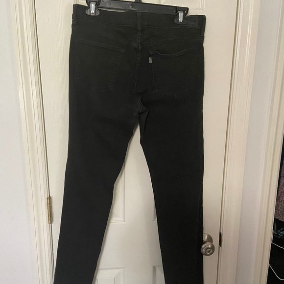 Levi's black low skinny jeans with hole in knee - Picture 2 of 5
